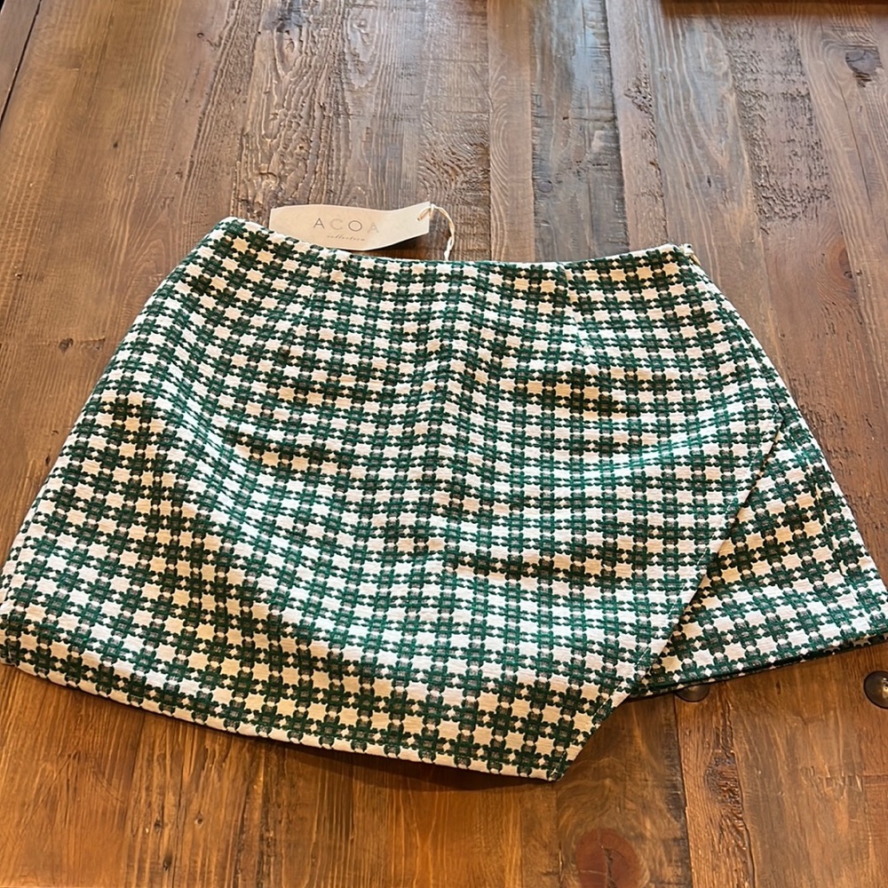 ACO Women's Stylish Green and White Plaid Skort